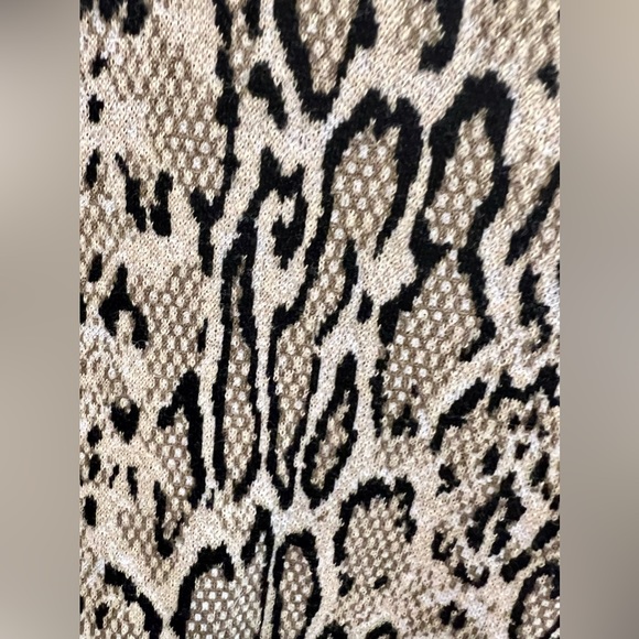 Animal Print Top - Picture 4 of 4